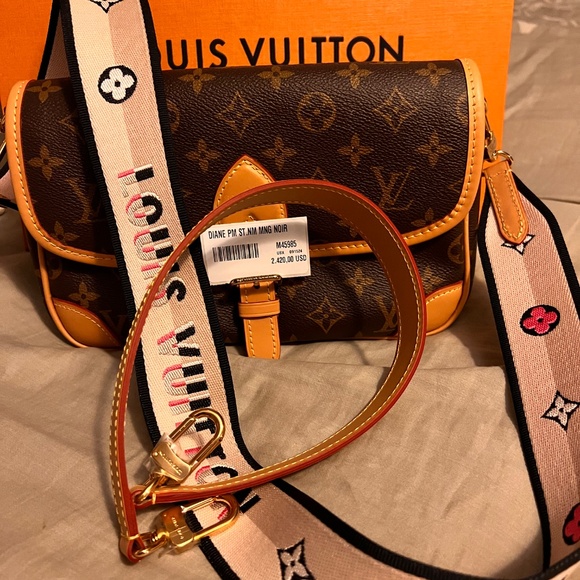 Louis Vuitton DIANE crossbody and VICTORINE wallet - Picture 3 of 5